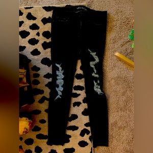 Wild fable ripped front dark denim skinny jeans, size 4